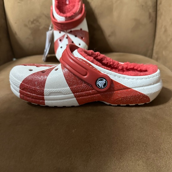 2021 Holiday Crocs collectors item - Picture 4 of 7